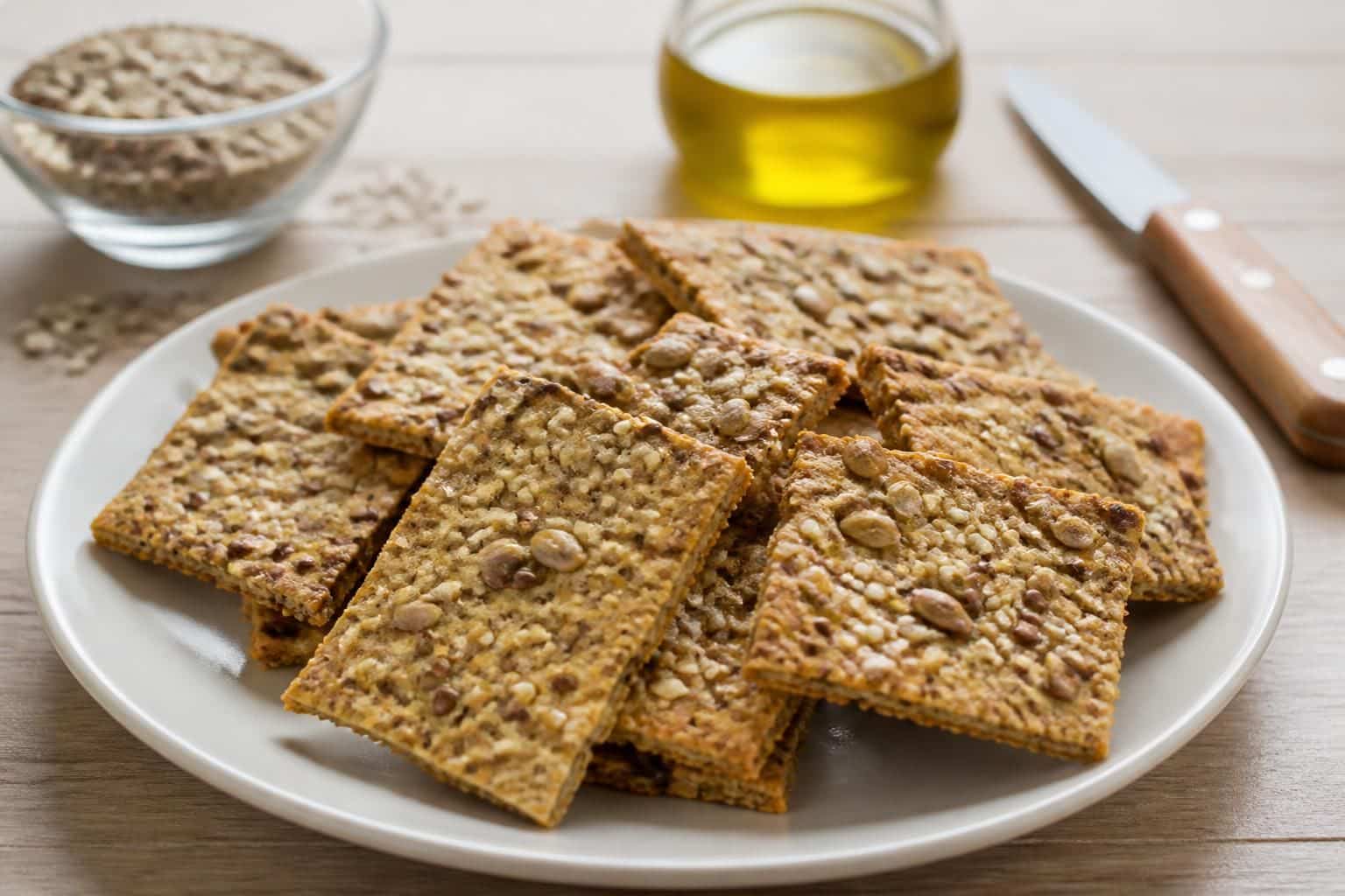 découvrez notre recette facile et rapide pour préparer des crackers maison aux graines, croustillants et savoureux, parfaits pour toutes vos collations.