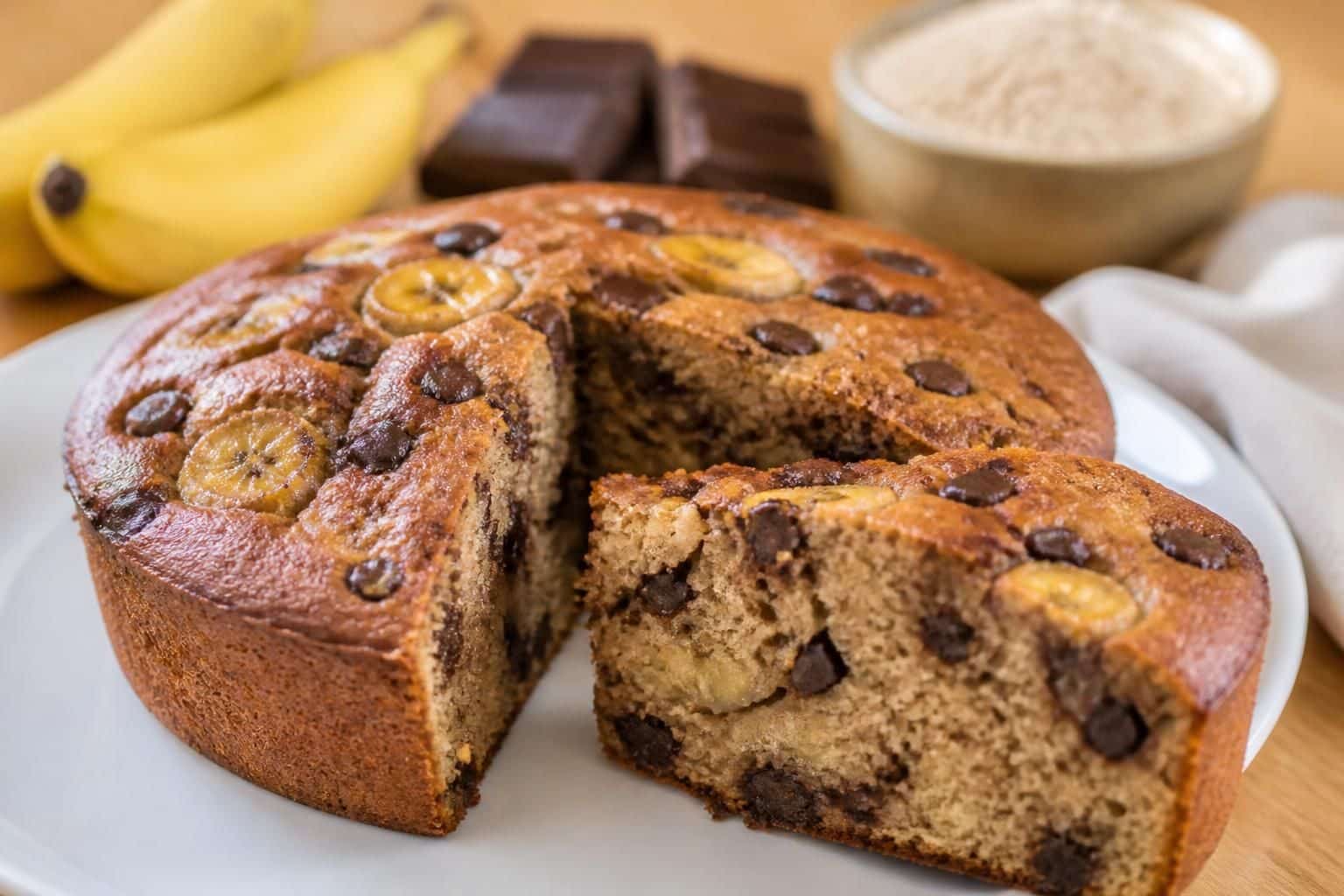 découvrez une recette saine et gourmande de gâteau banane chocolat, moelleux et facile à préparer, idéale pour un dessert délicieux et équilibré.