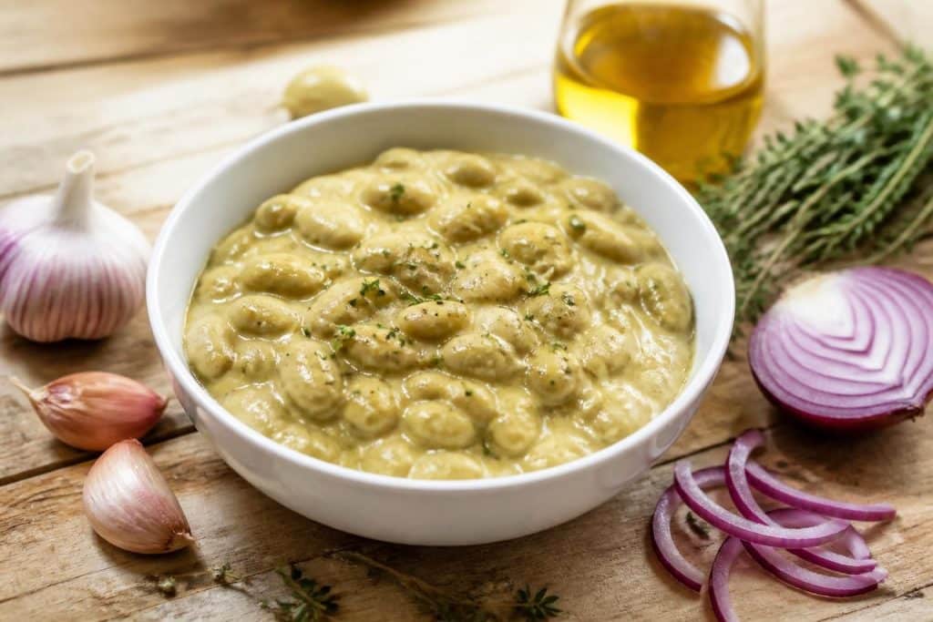 découvrez une recette facile et savoureuse de flageolets à préparer rapidement pour un repas délicieux et traditionnel.